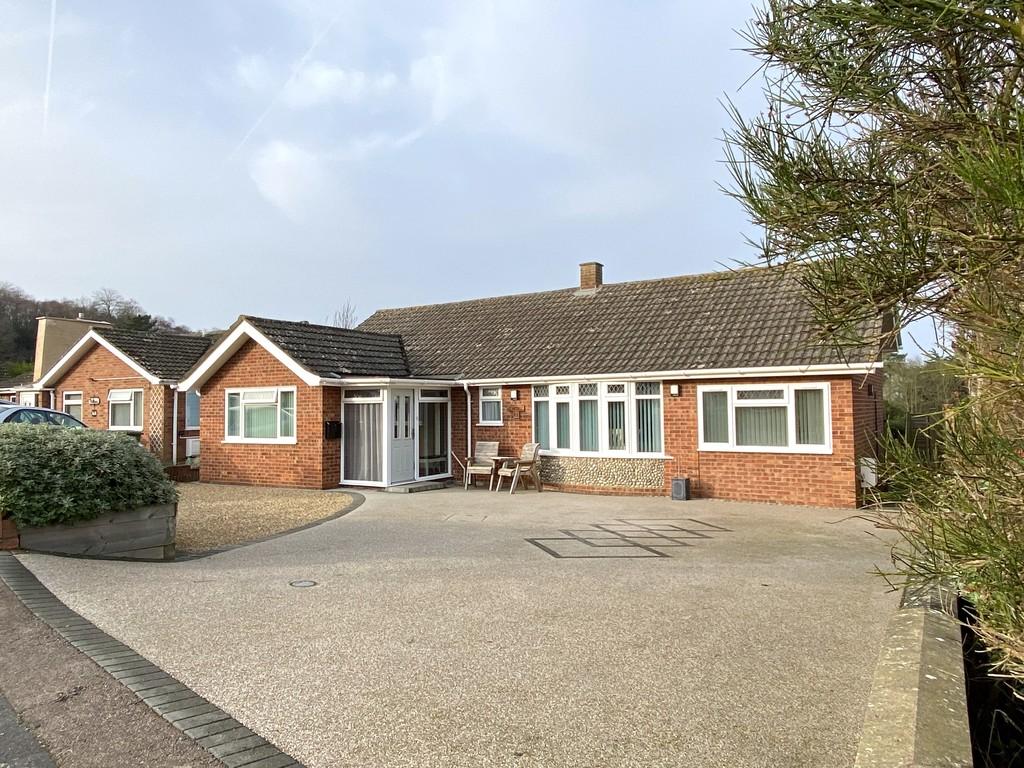 Renwick Park East, Cromer NR27 3 bed detached bungalow for sale £475,000