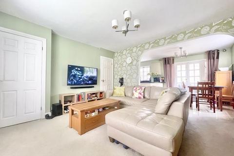 3 bedroom end of terrace house for sale, Coverts Road, Claygate