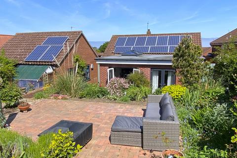 8 Caxton Close, Beeston Regis, Sheringham, NR26 8SU