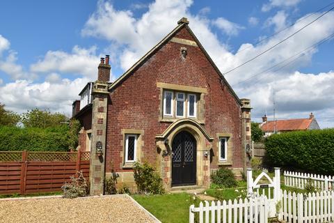 3 bedroom semi-detached house for sale, Middle Street, Norwich NR11