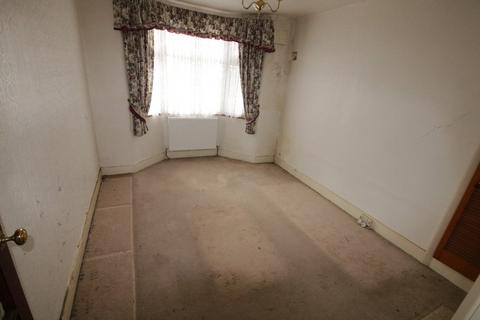 12 Bishops Close, London, E17 9RP