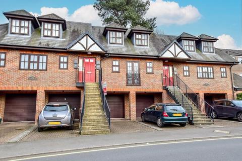 2 bedroom apartment for sale, Pine Court, Chesham