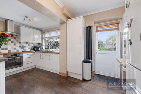 57 Ellesmere Drive, South Croydon, CR2 9EL