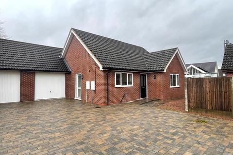 3 bedroom detached bungalow to rent, Prices Lane , Upton Upon Severn, Worcestershire , WR8 0LY
