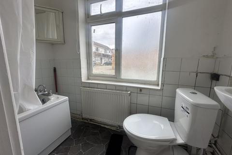 Studio for sale, Masefield Avenue, Hayes