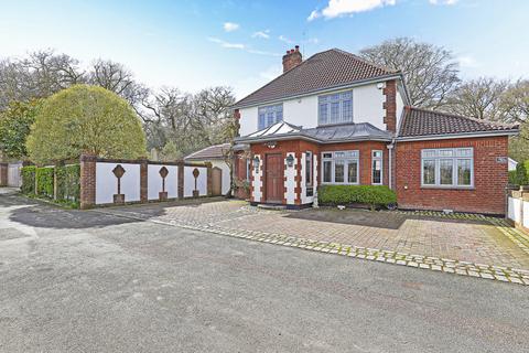 4 bedroom detached house for sale, Forest Glade, Epping