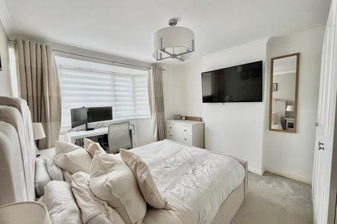 19 Broad Oak Way, Rayleigh, SS6 8JU