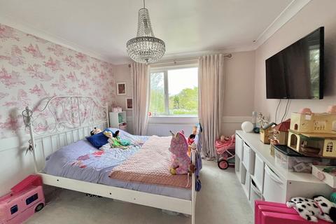 19 Broad Oak Way, Rayleigh, SS6 8JU