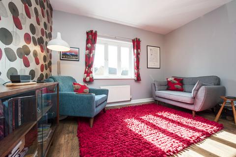 2 bedroom apartment to rent, Maybold Crescent, Swindon