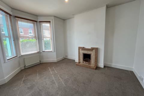 3 bedroom terraced house to rent, Latimer Road