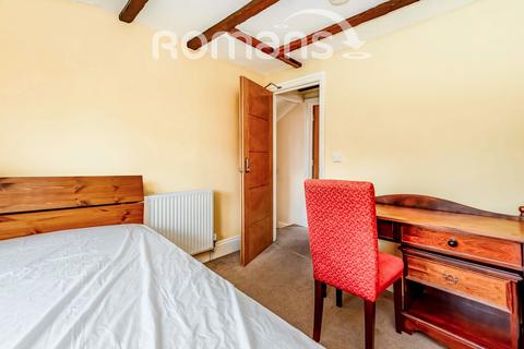 1 bedroom in a house share to rent, Upper Hale Road