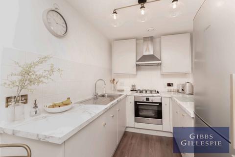 1 bedroom apartment to rent, Glade Court, Harefield Road, Uxbridge, Middlesex UB8 1PJ