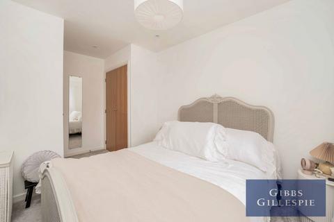 1 bedroom apartment to rent, Glade Court, Harefield Road, Uxbridge, Middlesex UB8 1PJ