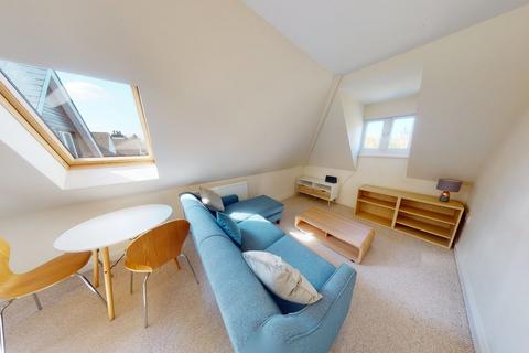 1 bedroom apartment to rent, Norbury Avenue, London SW16