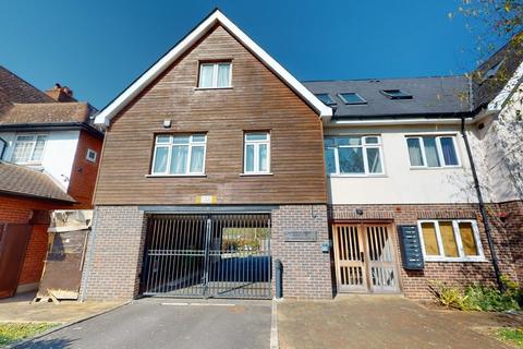 1 bedroom apartment to rent, Norbury Avenue, London SW16