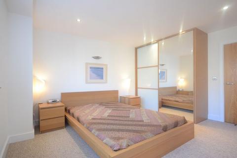 2 bedroom apartment to rent, St James Wharf, Reading