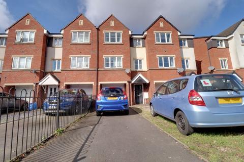 4 bedroom property to rent, Friars Terrace, Stafford ST17