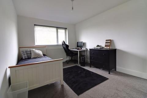 25 Oldfields Crescent, Great Haywood, Stafford, ST18 0RS