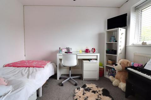 25 Oldfields Crescent, Great Haywood, Stafford, ST18 0RS