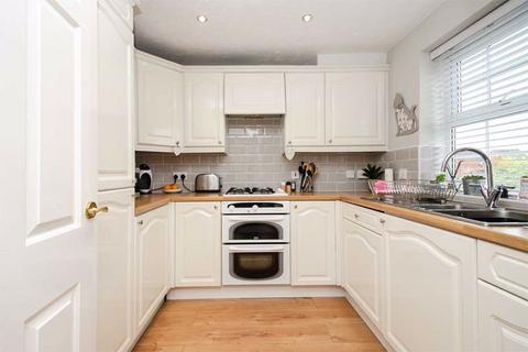 8 Williams Avenue, Fradley, Lichfield, WS13 8TE