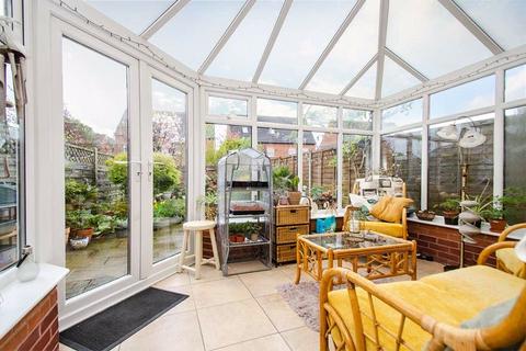 8 Williams Avenue, Fradley, Lichfield, WS13 8TE