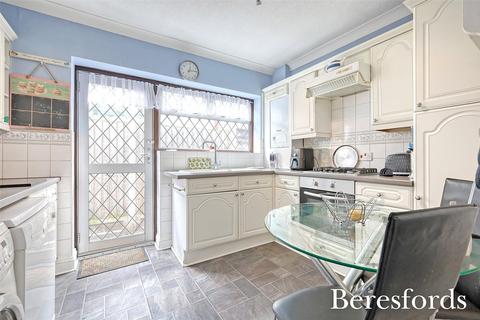16 Mascalls Gardens, Brentwood, CM14 5LT