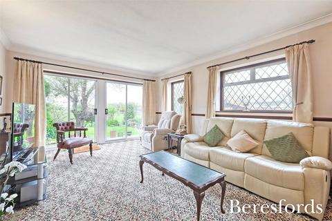 16 Mascalls Gardens, Brentwood, CM14 5LT