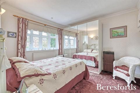 16 Mascalls Gardens, Brentwood, CM14 5LT