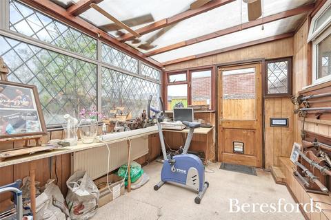 16 Mascalls Gardens, Brentwood, CM14 5LT