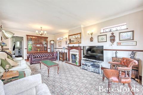 16 Mascalls Gardens, Brentwood, CM14 5LT