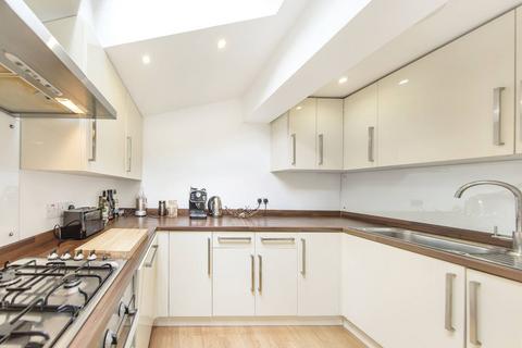 2 bedroom flat to rent, Roskell Road, West Putney, London, SW15