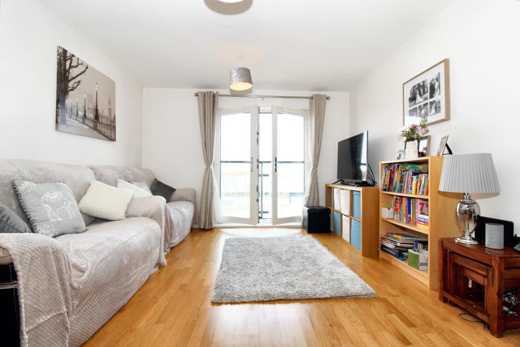 Admiral Drive, Stevenage SG1 2 bed apartment for sale £230,000