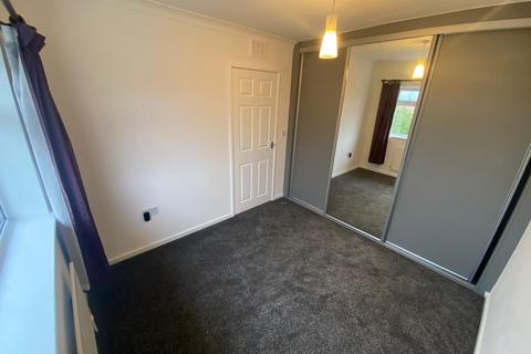 2 bedroom semi-detached house to rent, Scafell Gardens, Gateshead