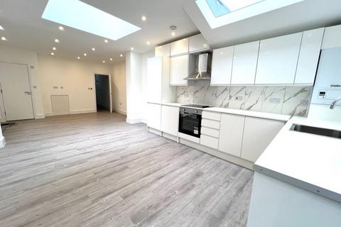 4 bedroom semi-detached house to rent, Fredericks Place, London