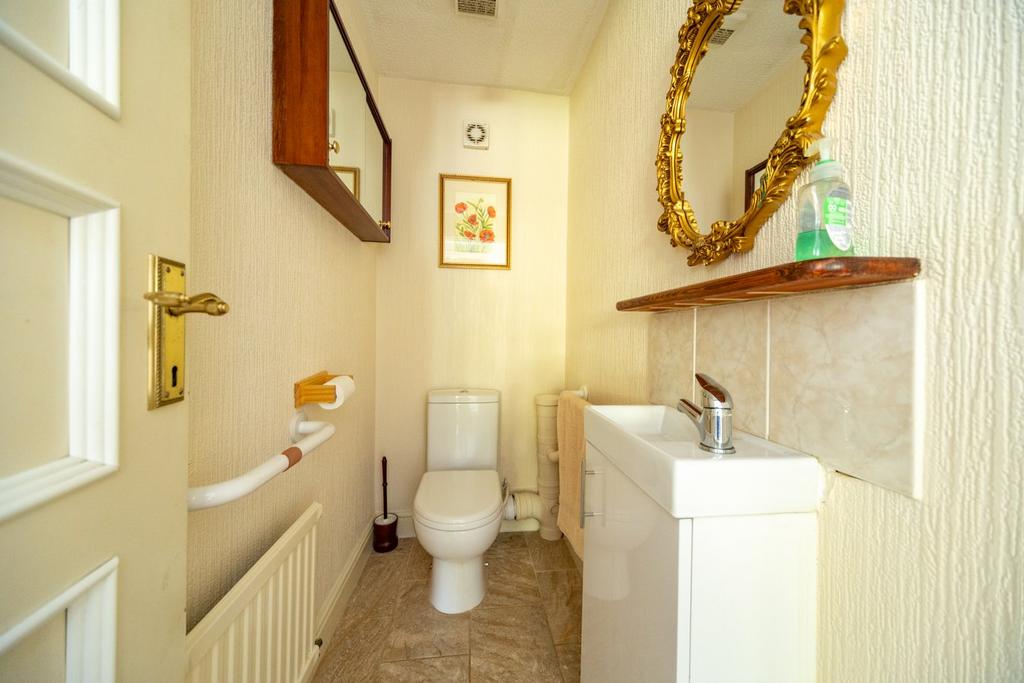 West Cross Lane, Mountsorrel, Loughborough, LE12 3 bed detached