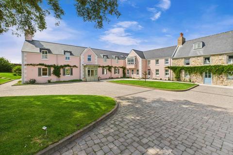 8 bedroom detached house for sale, Rustic Charm Meets Contemporary Elegance, A Beautifully Renovated Farmhouse