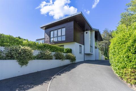 5 bedroom detached house for sale, Modern Five-Bedroom Residence With Stunning Woodland Views