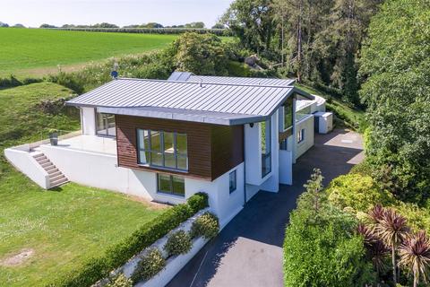 5 bedroom detached house for sale, Modern Five-Bedroom Residence With Stunning Woodland Views