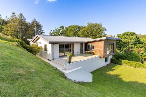 5 bedroom detached house for sale, Modern Five-Bedroom Residence With Stunning Woodland Views