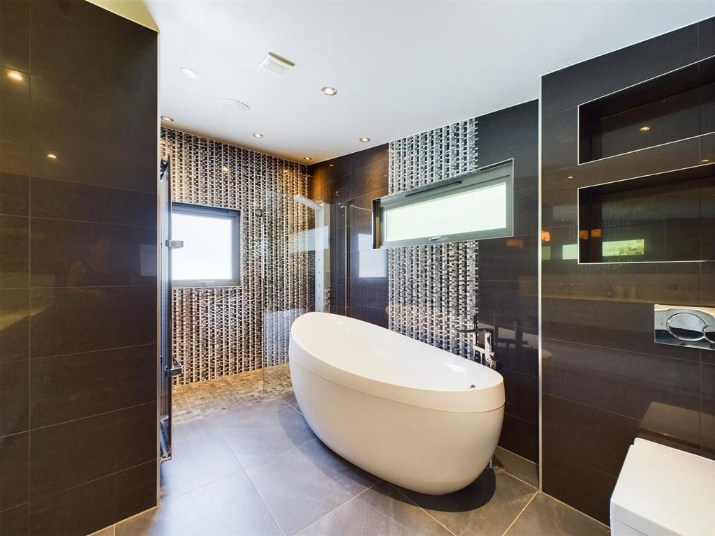 CAM02009 G0-PR0233-STILL008.jpg