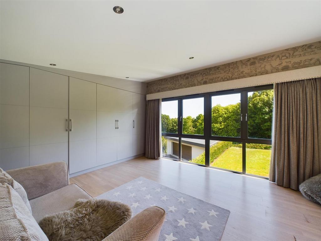 CAM02009 G0-PR0233-STILL009.jpg