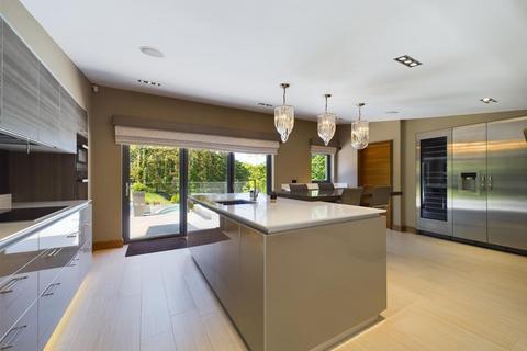 5 bedroom detached house for sale, Modern Five-Bedroom Residence With Stunning Woodland Views