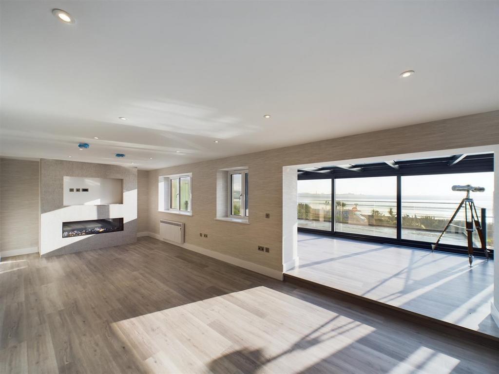 CAM02007 G0-PR0153-STILL001.jpg