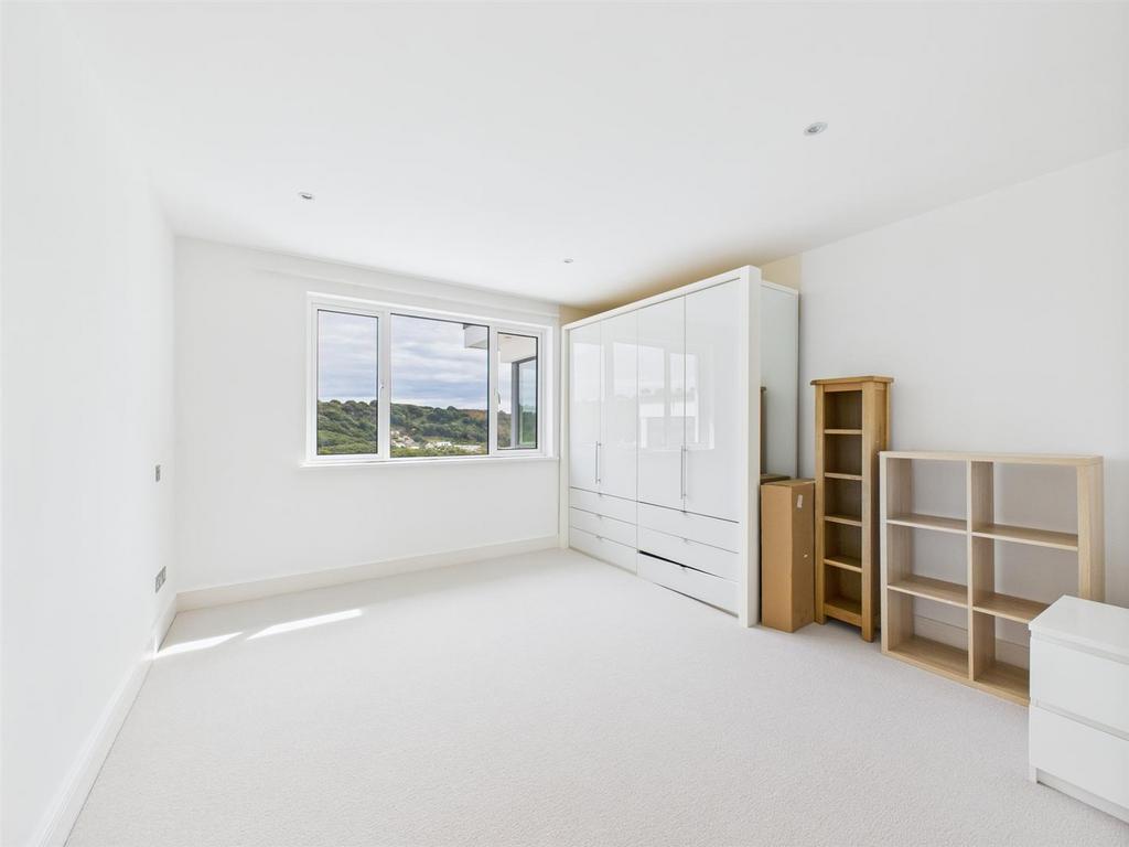 CAM04099 G0-PR0146-STILL024.jpg