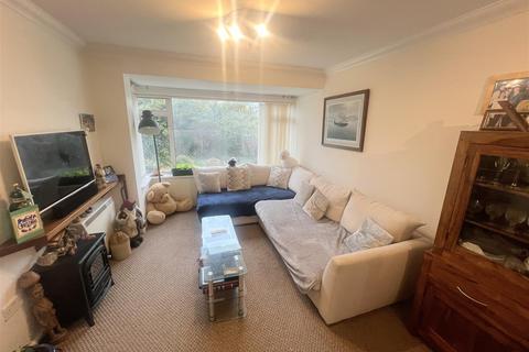 3 bedroom semi-detached house for sale, 3 Bedroom Property Featuring A Large Conservatory