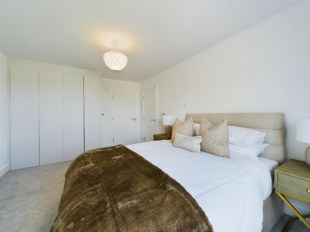 CAM02007 G0-PR0217-STILL023.jpg