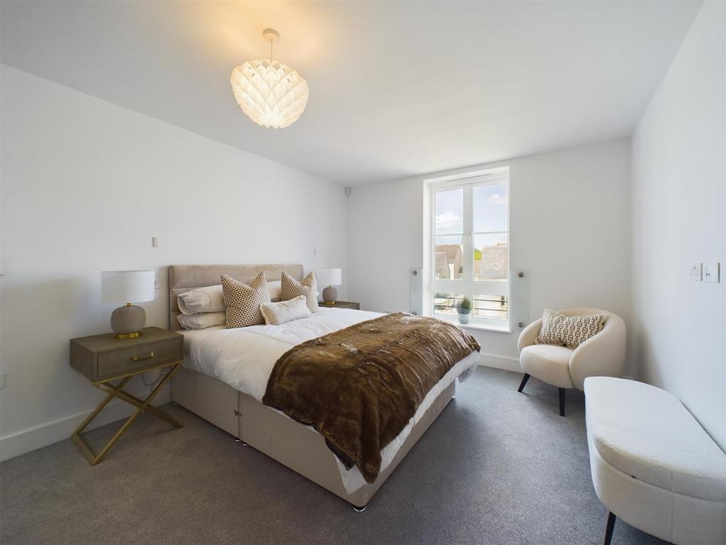 CAM02007 G0-PR0217-STILL021.jpg