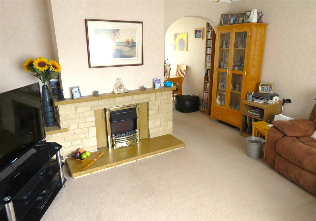 High Ridge Crescent, Ashley, New Milton Property for sale £435,000