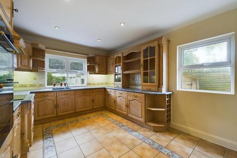 4 bedroom detached house for sale, Situated In A Popular Residential Area Of St Saviour