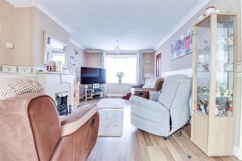 3 bedroom end of terrace house for sale, Newton Road, Tilbury RM18